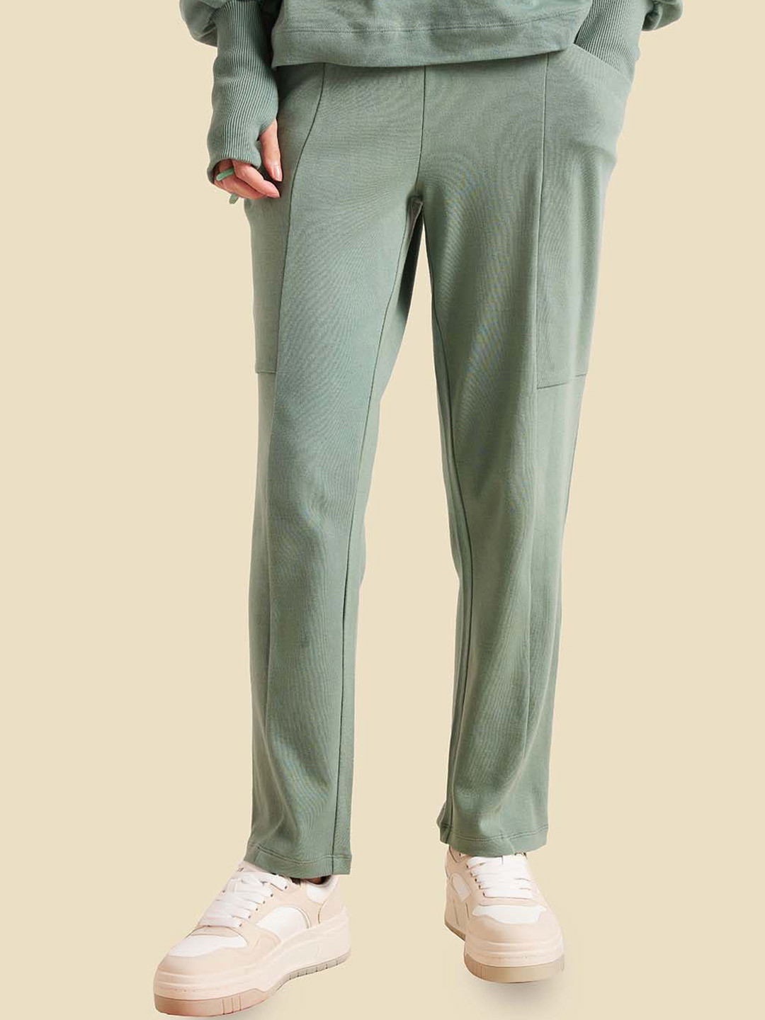 Muvazo Women Regular Fit Bliss Pocket Cotton Track Pants