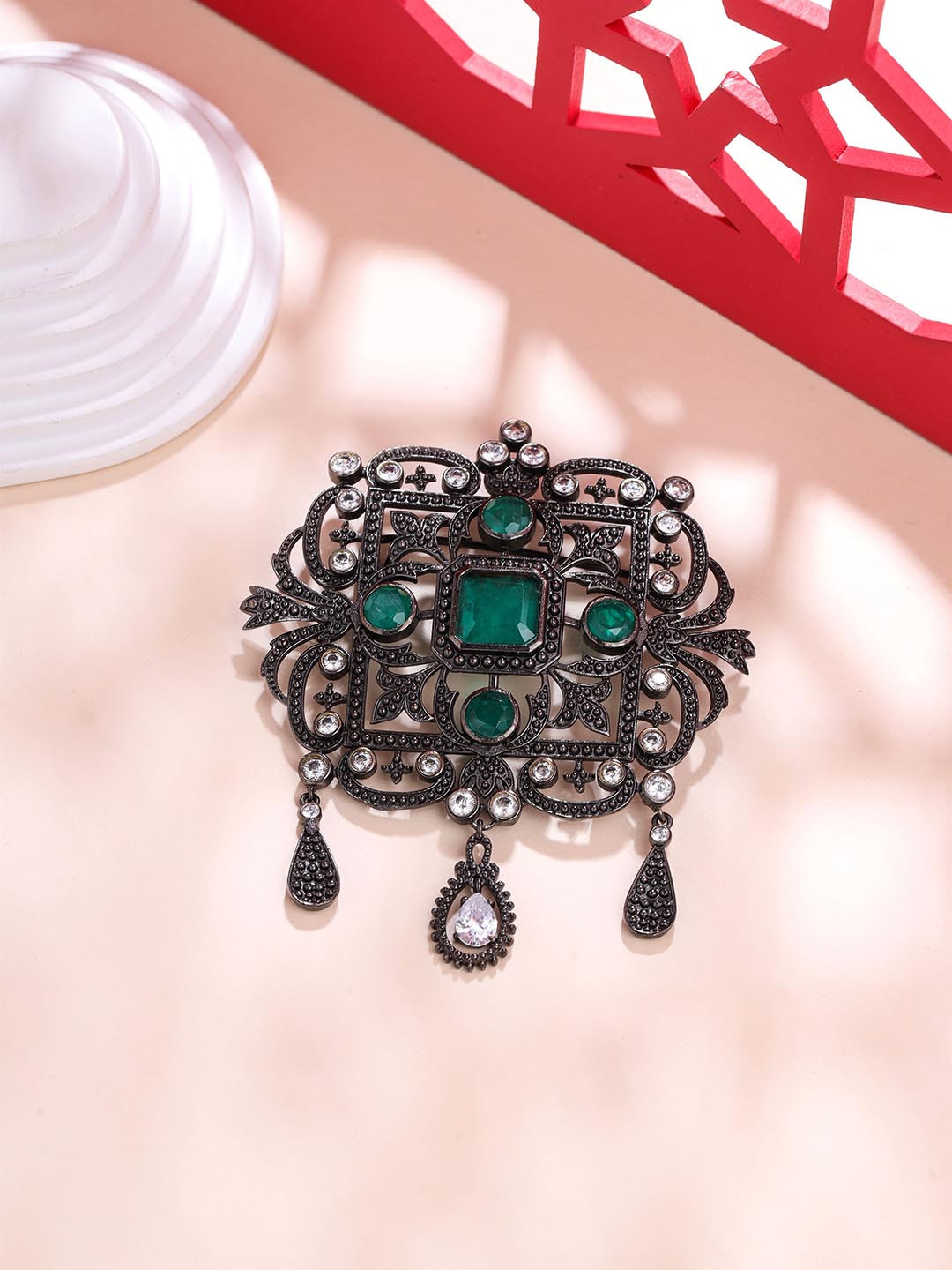 COSA NOSTRAA Men Brass Royal Rustic Brooch