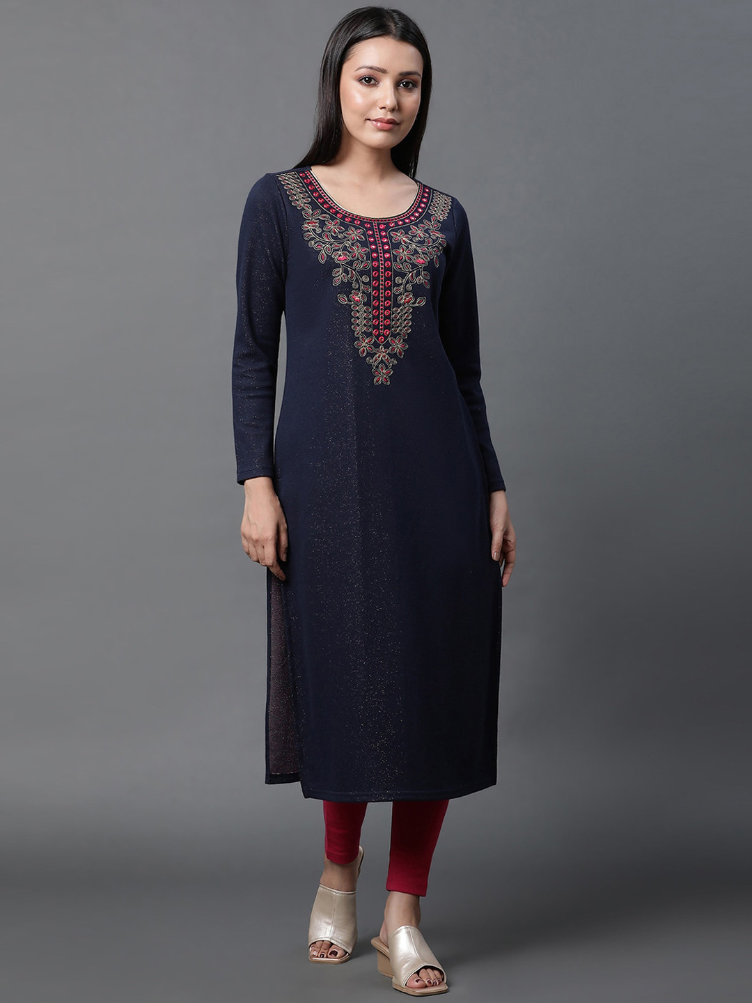 AURELIA Floral Yoke Design Thread Work Kurta With Leggings