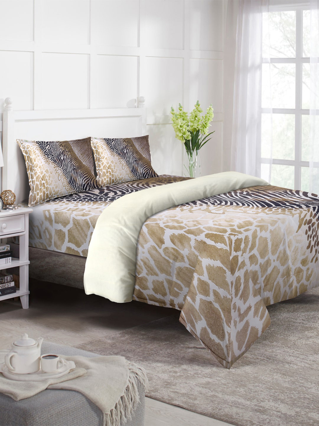 KLOTTHE Off White & Brown Printed Mild Winter Double King Bedding Set