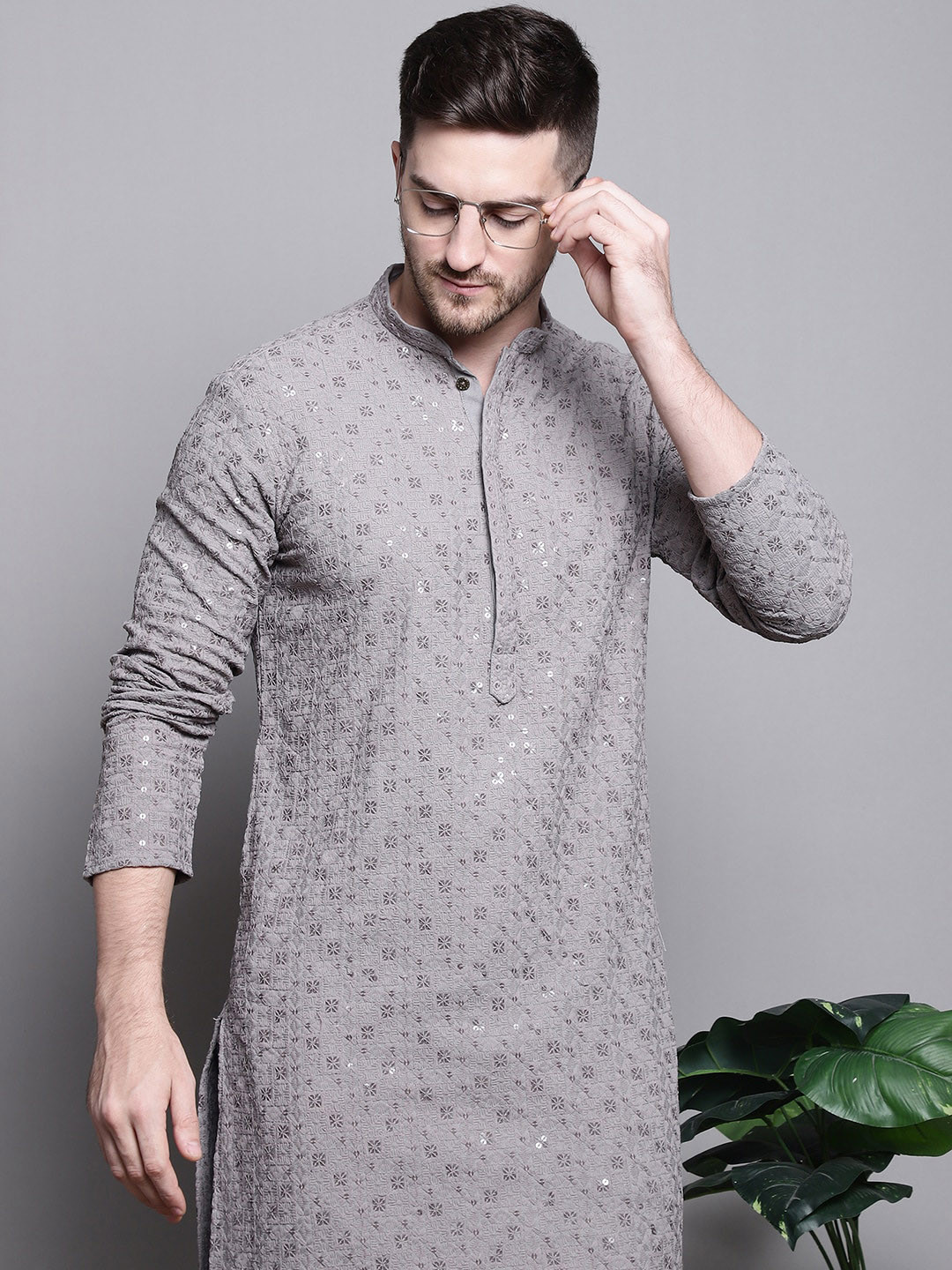 Jompers Ethnic Motifs Embroidered Sequinned Cotton Straight Kurta