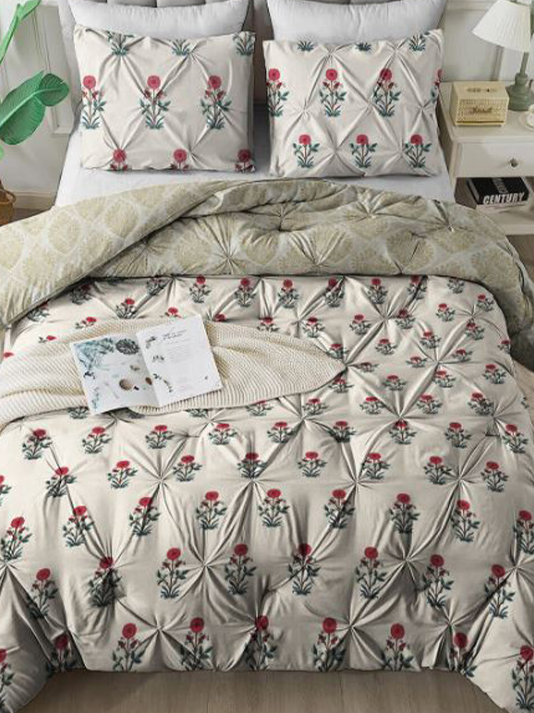 The White Moss Hannah Reversible Print Pinch Pleat AC Comforter With Pillow Cover