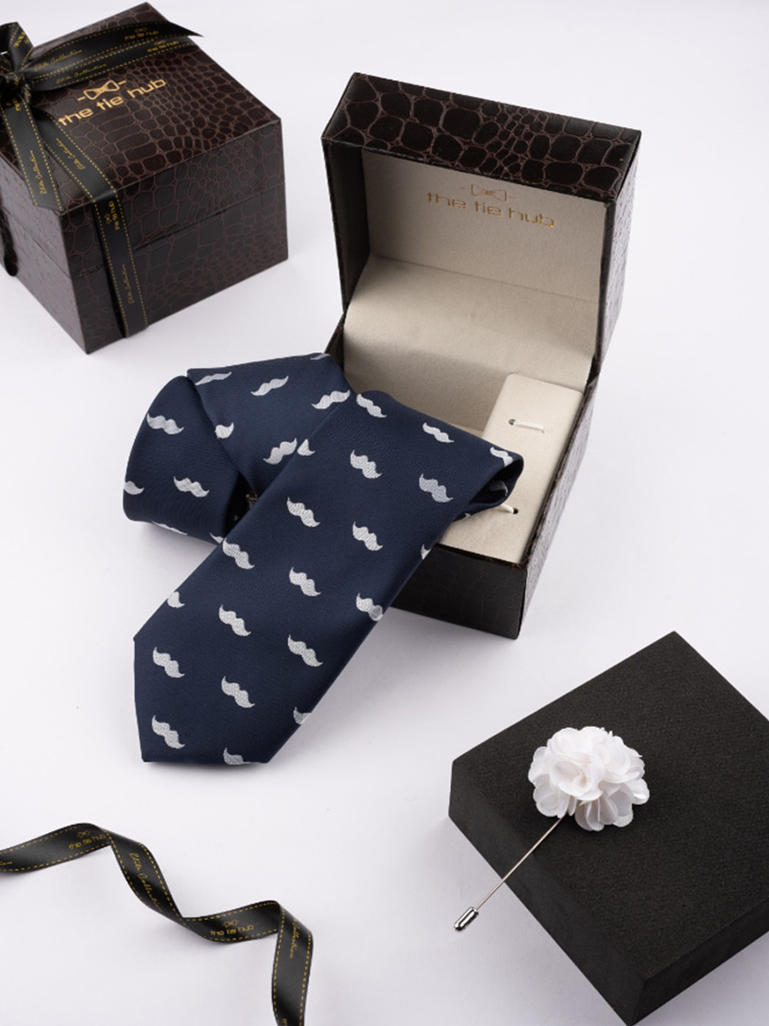 The Tie Hub Men Printed With Flower Lapel Pin Accessory Gift Set