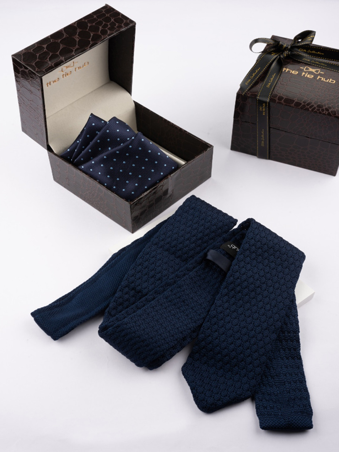The Tie Hub Men Knitted Necktie With Printed Silk Pocket Square