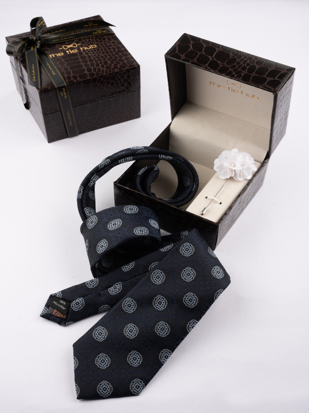The Tie Hub Men Printed Tie With Lapel Pin Accessory Gift Set