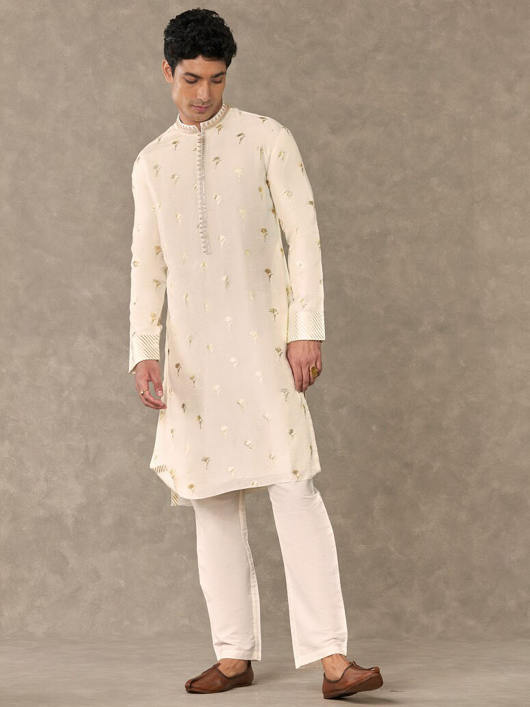 Masaba Ethnic Motifs Embroidered Gotta Patti Floral Raw Silk Garden Kurta