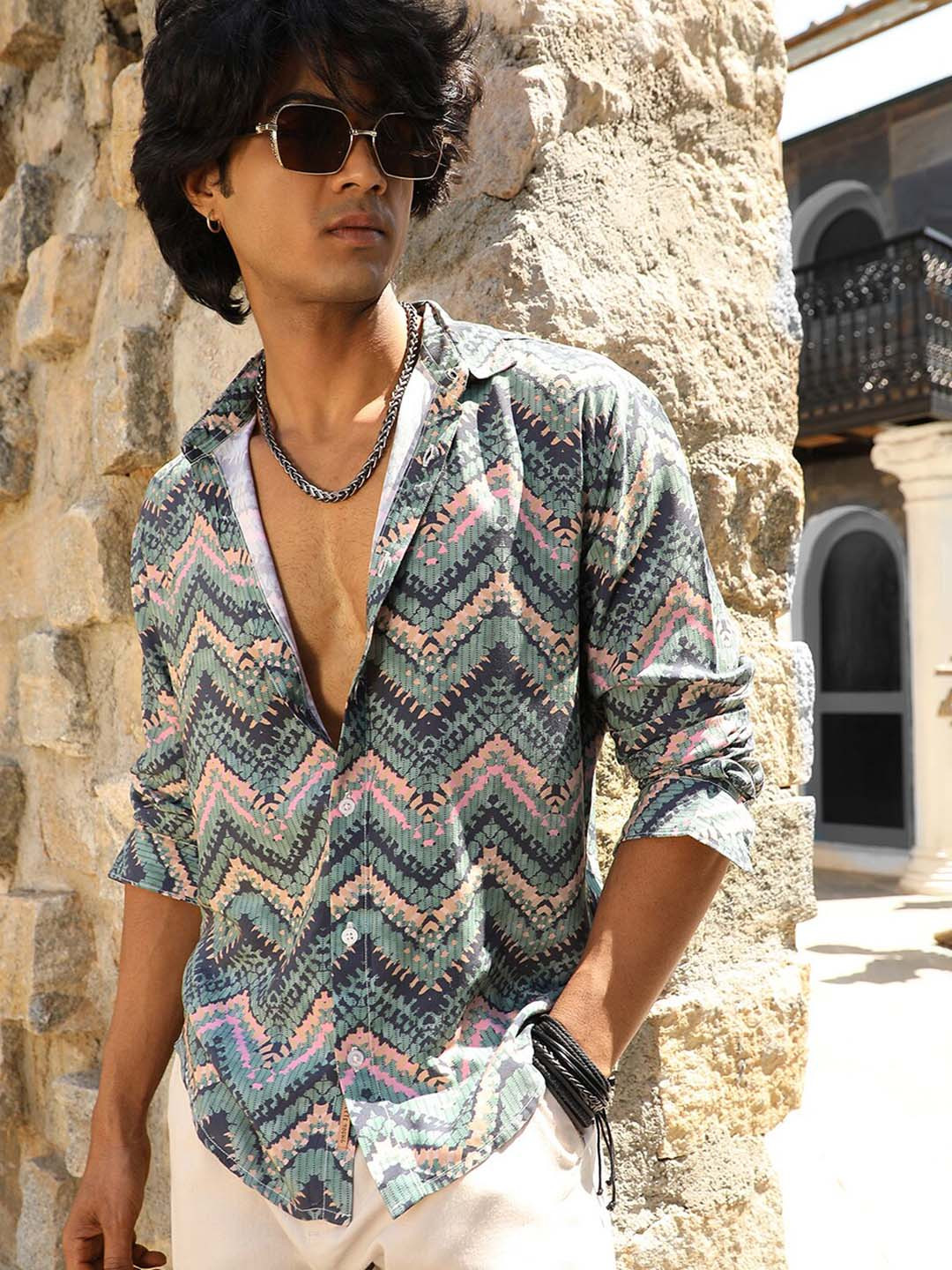 Campus Sutra Classic Chevron Printed Casual Shirt