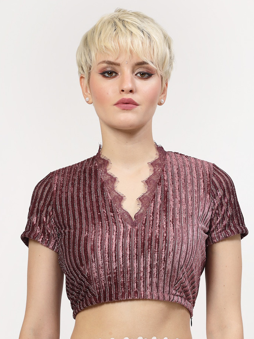 LELA Self Design Scallop Neck Regular Crop Top