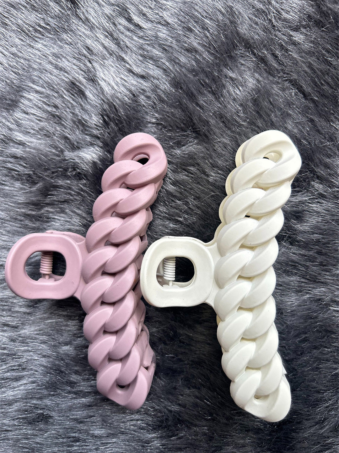 CHANDERKASH 2PC Assorted Zig Zag Design Claw Clips