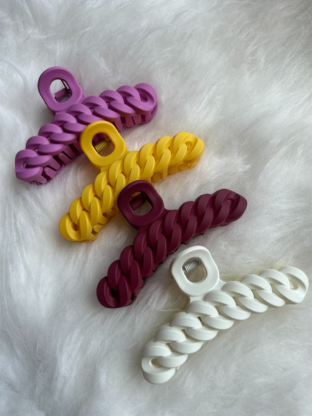 CHANDERKASH Assorted Set Of 4 Textured Claw Clips