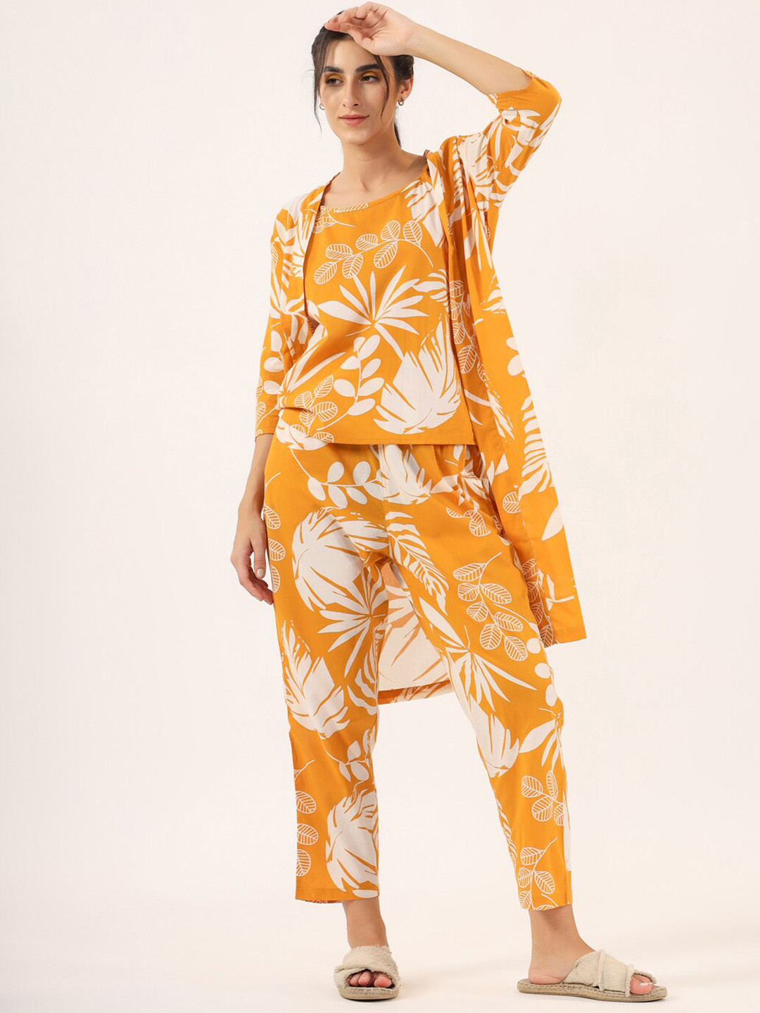 SANSKRUTIHOMES Floral Printed Pure Cotton Cami & Pyjamas With Shrug