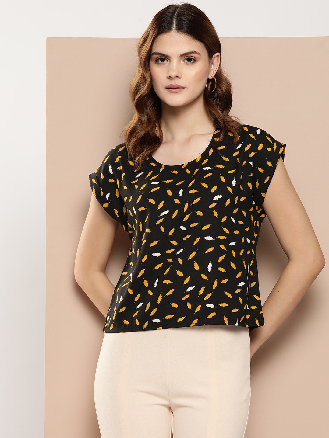 her by invictus Leaf Print Extended Sleeves Top
