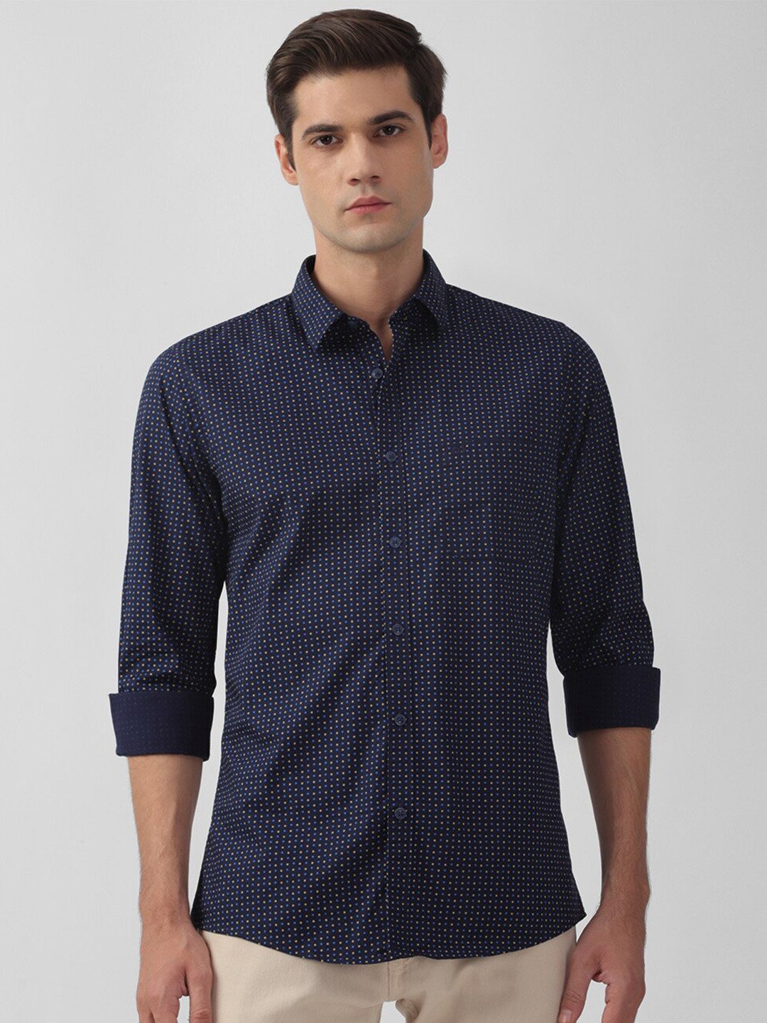 Peter England Casuals Slim Fit Micro Disy Printed Pure Cotton Casual Shirt