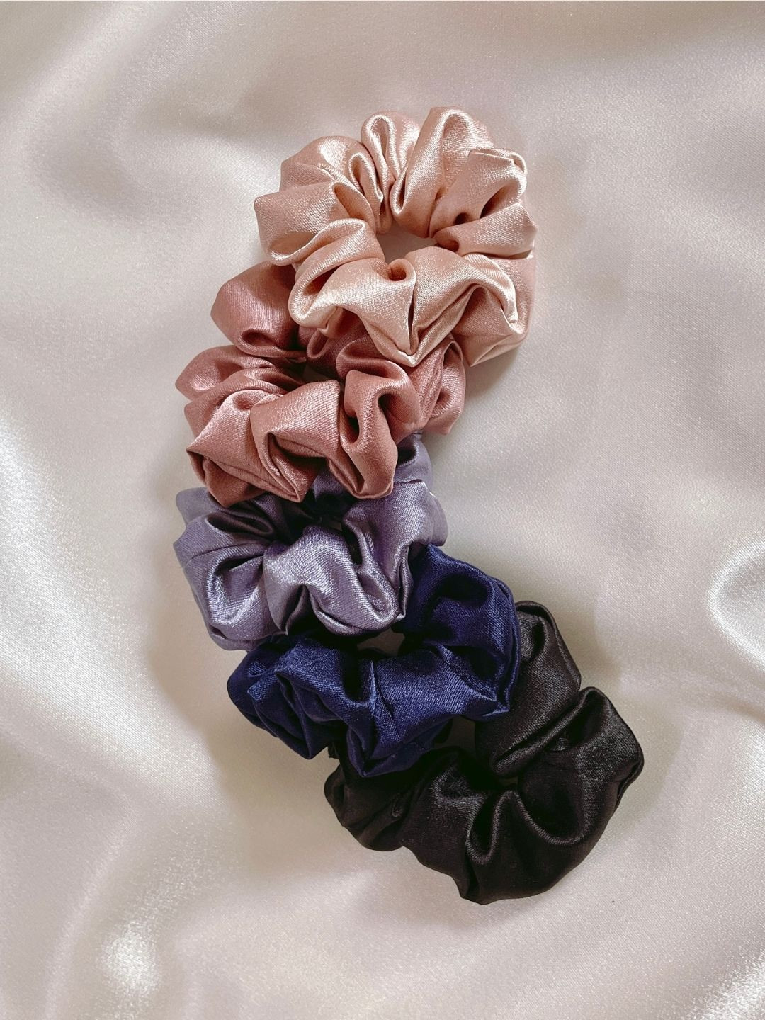 Mueras Set of 5 Silk Satin Scrunchies