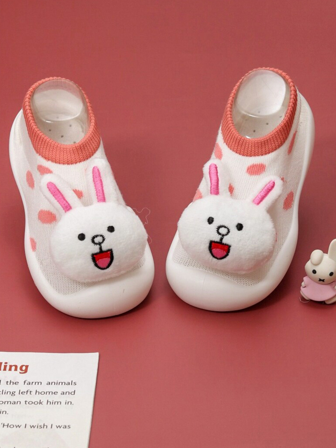 Yellow Bee Girls Patterned Cotton Anti Skid Ankle Length Rubber Sole Socks