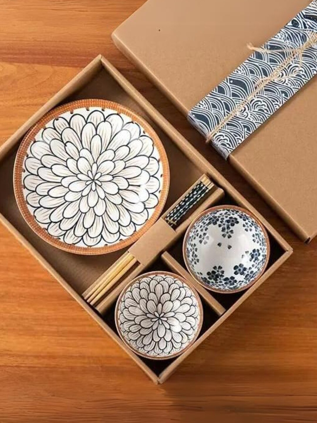 YELONA Japanese Ramen White Floral Porcelain Microwave Safe 5 Piece Dinner Set