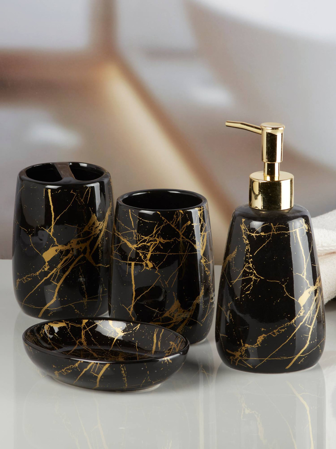 Kookee Black & Gold-Toned Set Of 4 Ceramic Bathroom Accessories