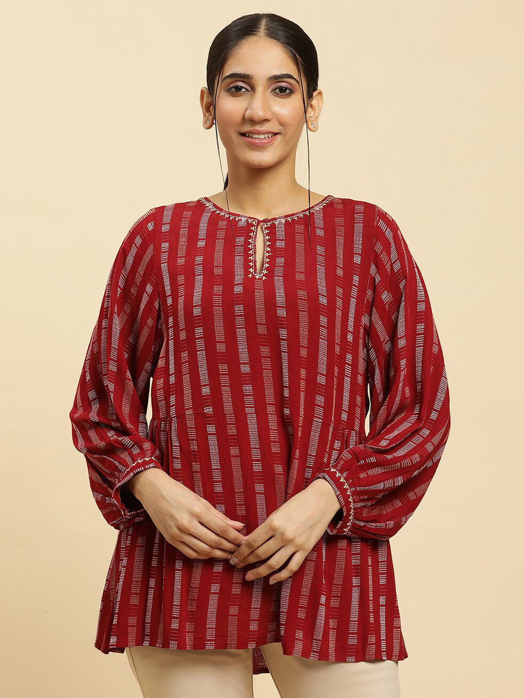 W Maroon Geometric Printed Keyhole Neck Puff Sleeve Longline A-Line Top