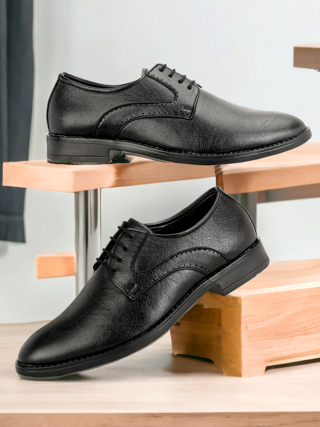 SHOZANIA Men Textured Leather Lightweight Formal Derbys