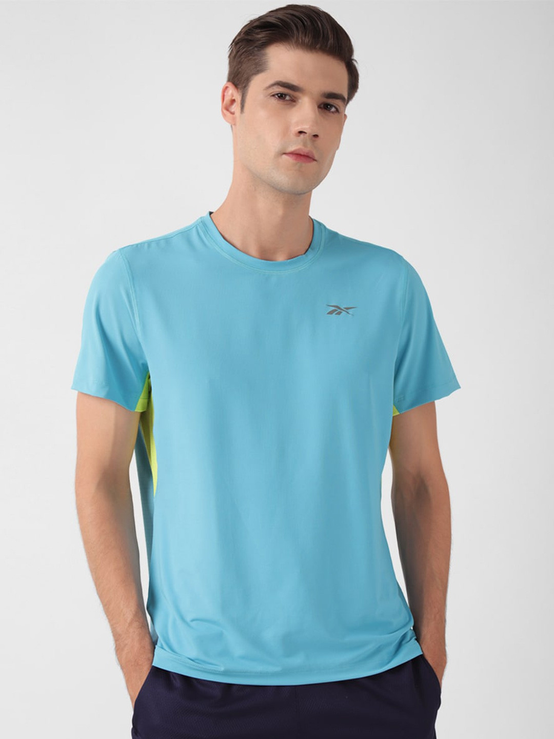 Reebok Training App Short Sleeves Round Neck T-shirt