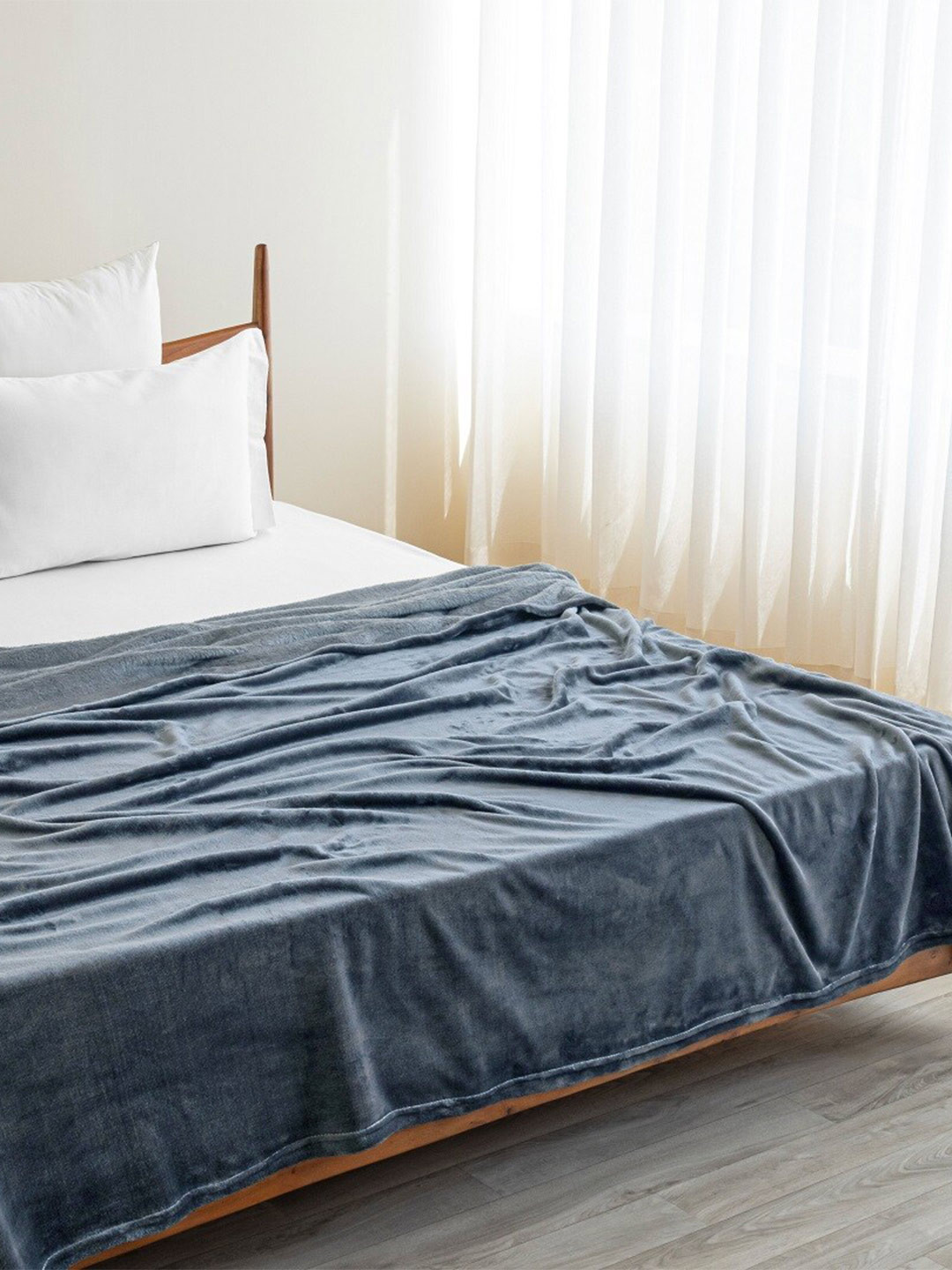 HOMEMONDE Blue AC Room Flannel 300 GSM Double Bed Blanket