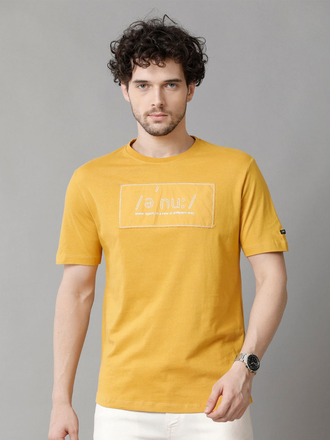 Voi Jeans Men Gold-Toned Typography Printed T-shirt