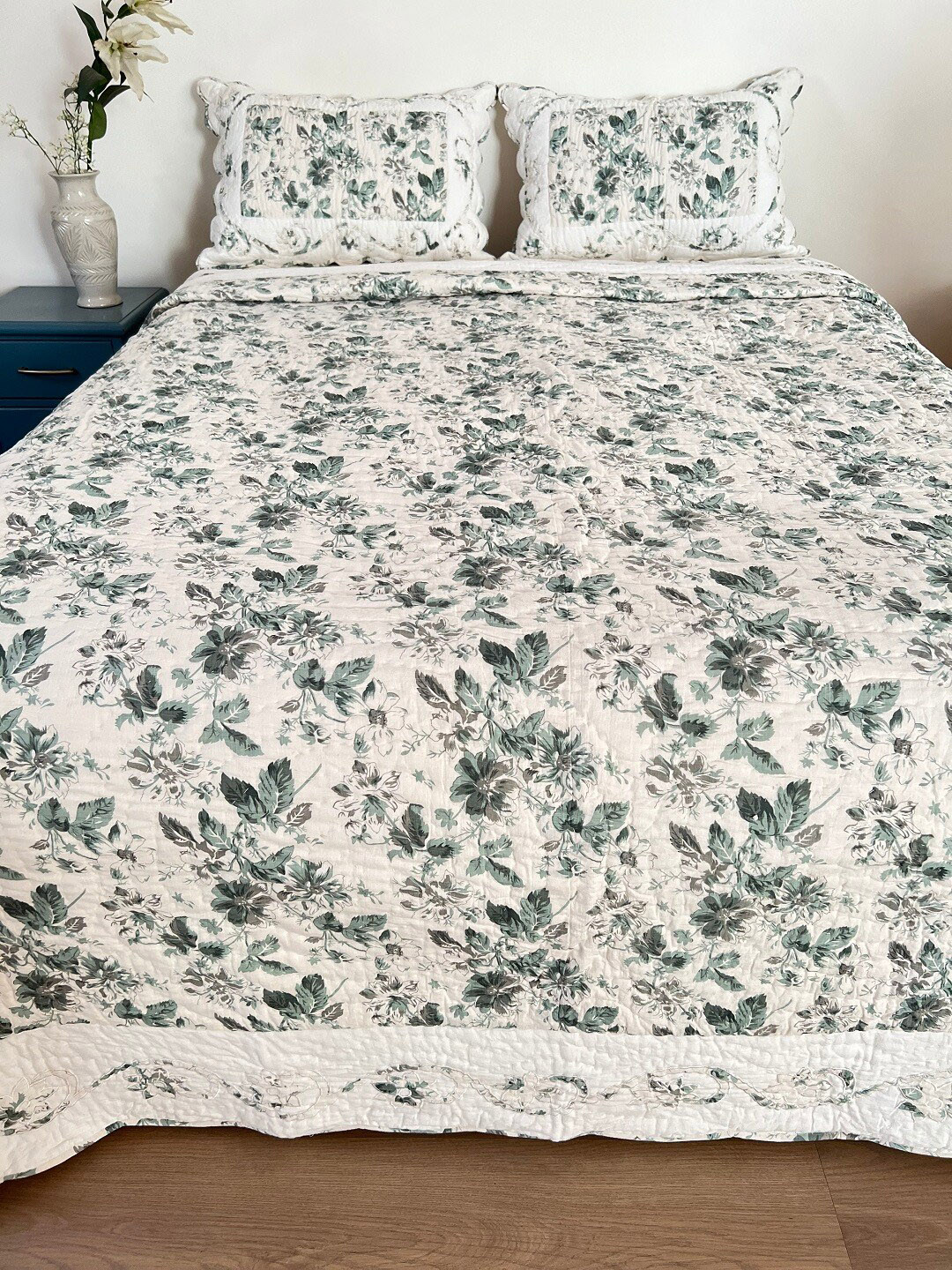 BELLEVEN Blue Printed Quilted Cotton Double King Bedding Set