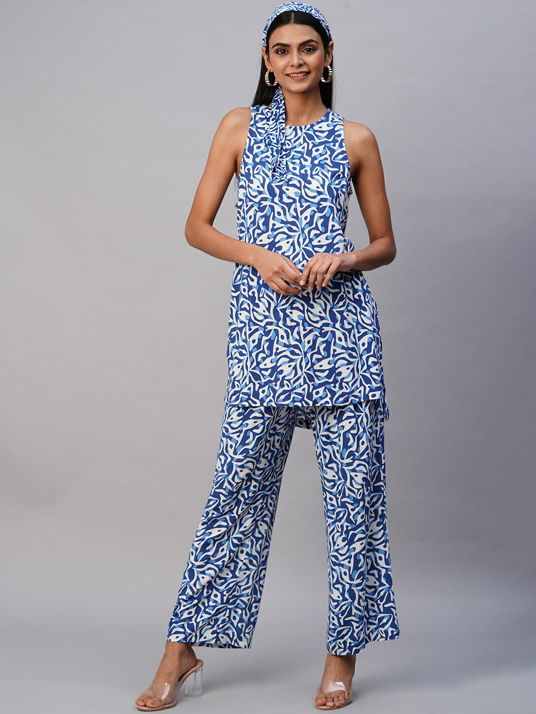 Modern Indian by CHEMISTRY Abstract Printed Regular Kurti with Trousers With Hairband