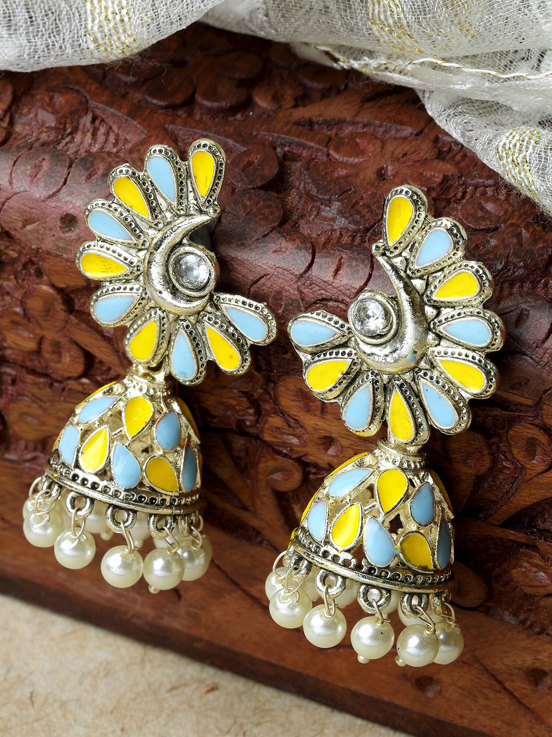 KARATCART Yellow Gold Plated Kundan Studded Jhumkas Jhumki Earrings