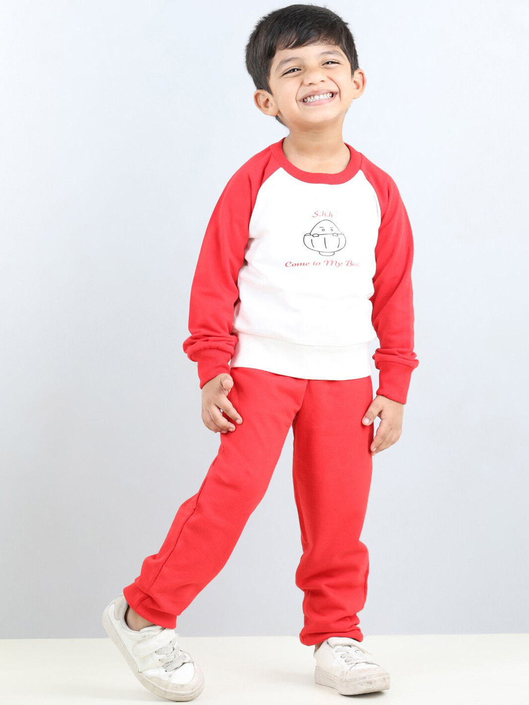 AWW HUNNIE Boys Colourblocked Round Neck Sweatshirt & Mid-Rise Joggers