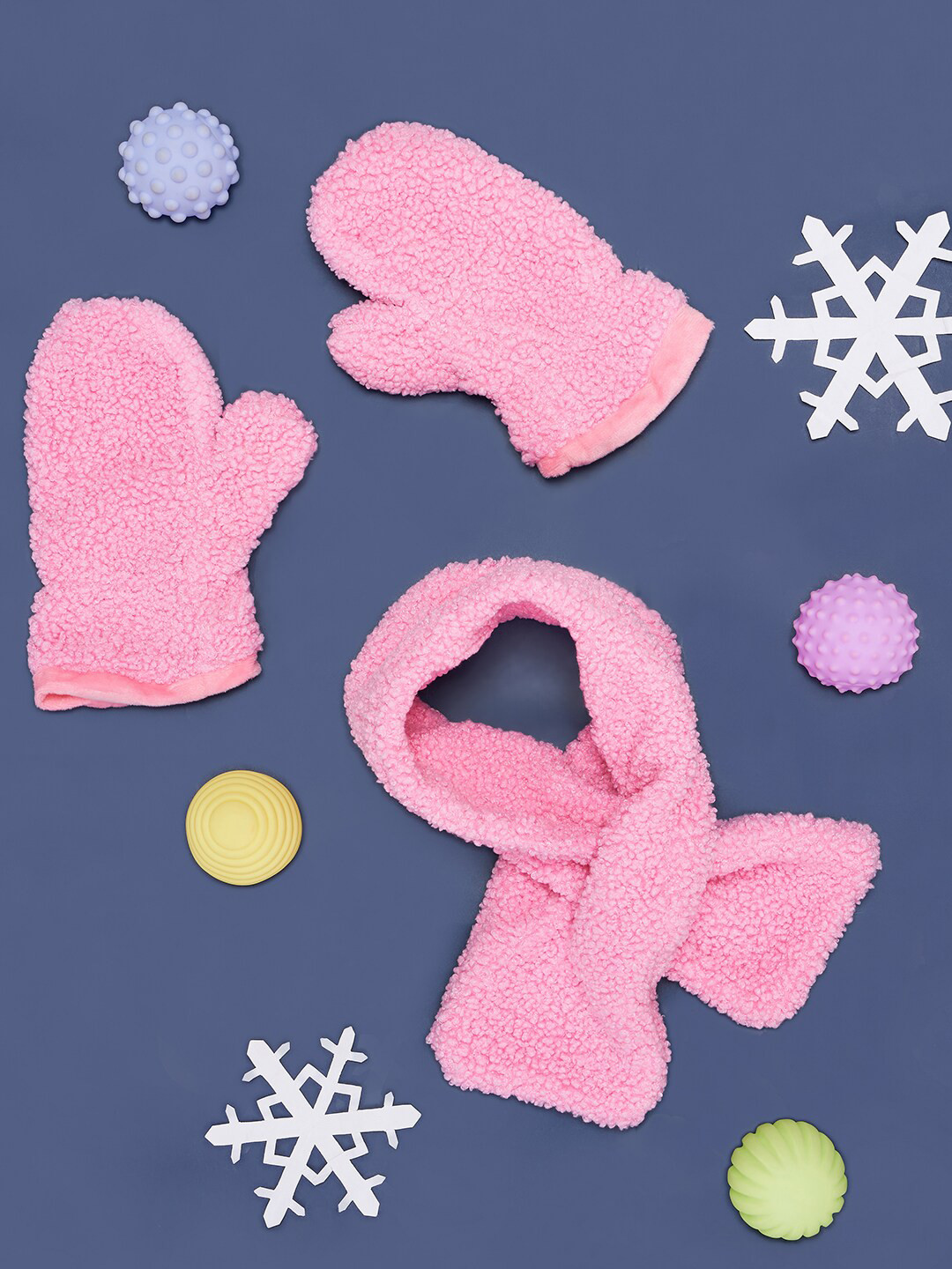 Pantaloons Junior Girls Acrylic Gloves & with Muffler