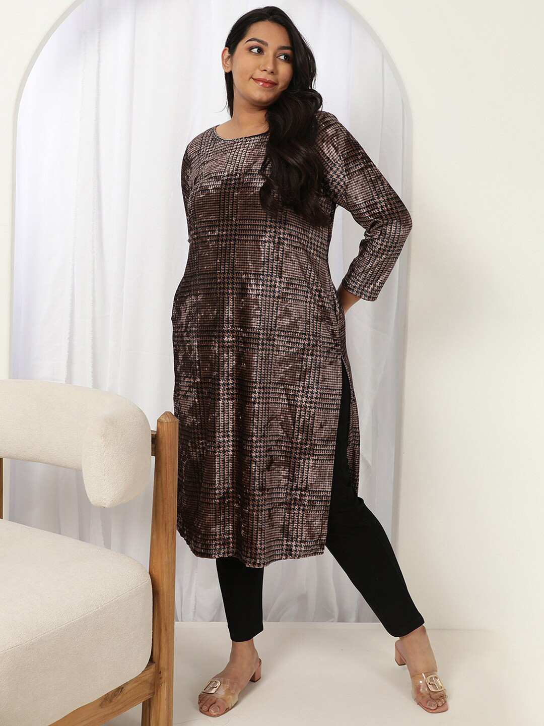 Amydus Plus Size Houndstooth Printed Boat Neck Velvet Kurta