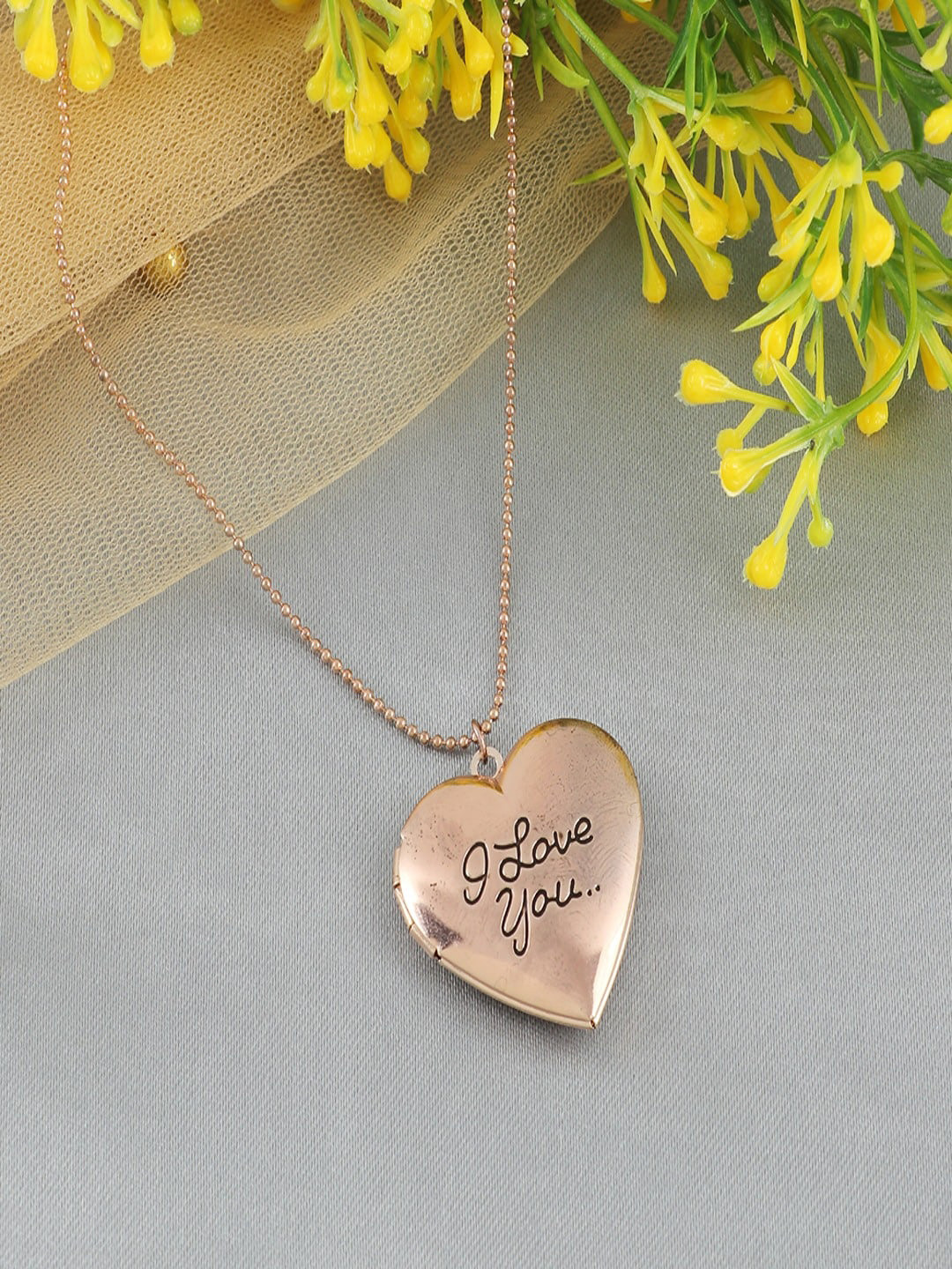 UNIVERSITY TRENDZ Gold-Plated Heart Locket Pendant With Chain