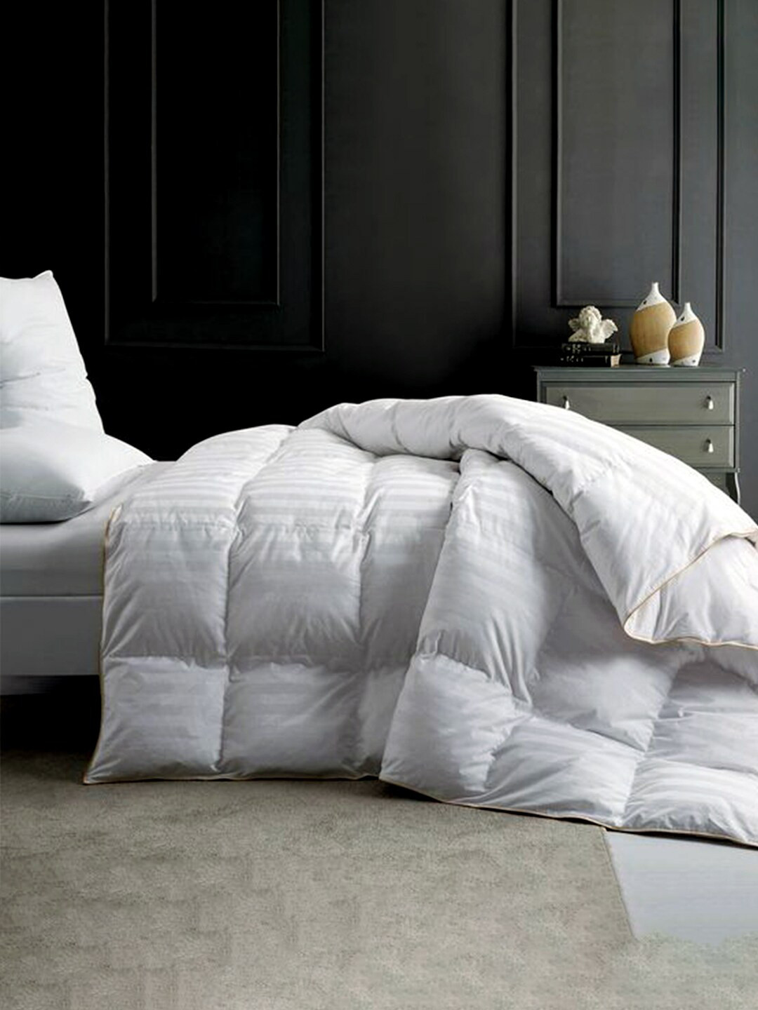 LINENWALAS Happy Sleeping White Striped Mild Winter 210 GSM Single Bed Duvet With Cover