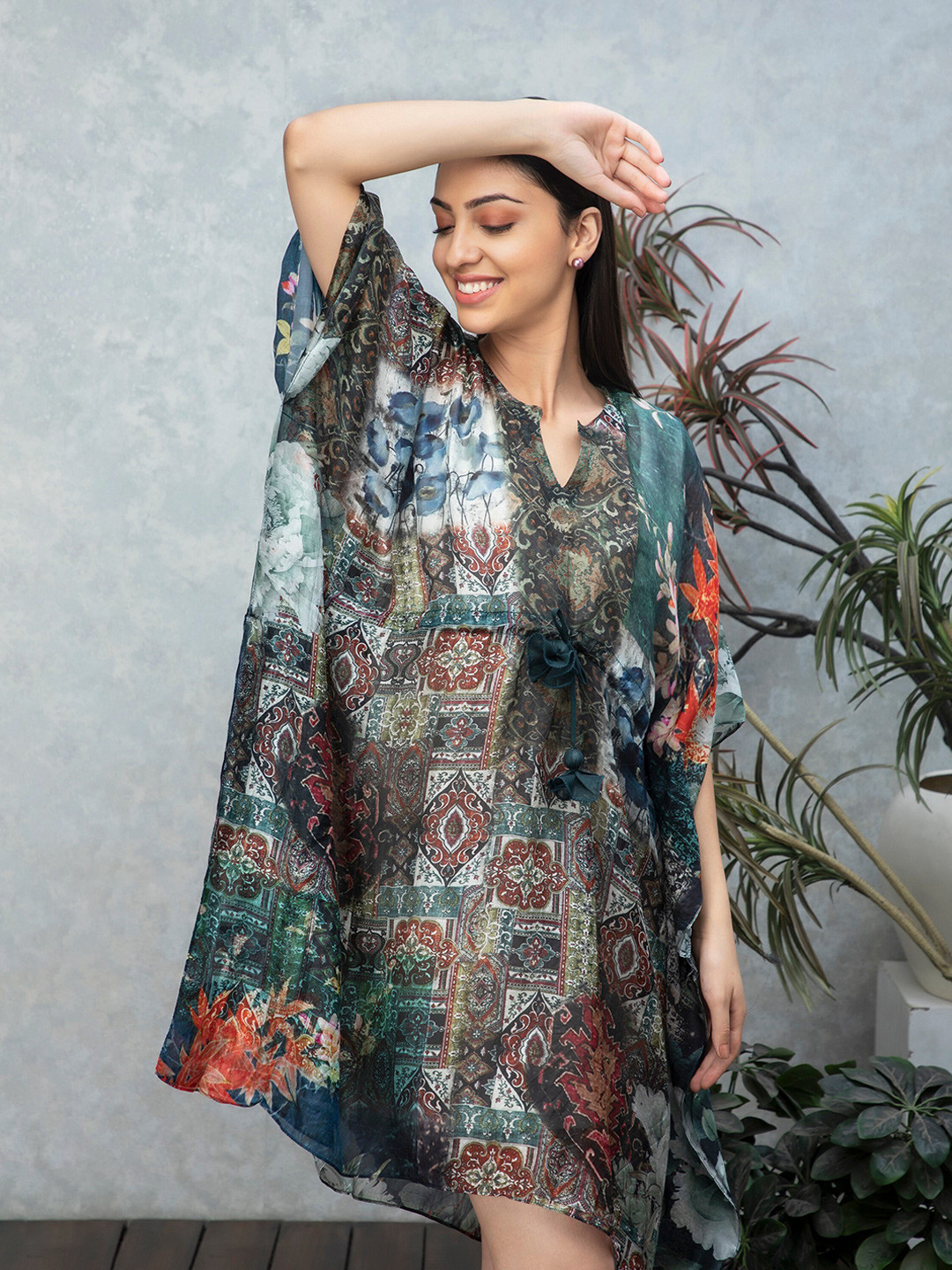 Rhe-Ana Ethnic Motifs Printed Mandarin Collar Flared Sleeves Kaftan Dress