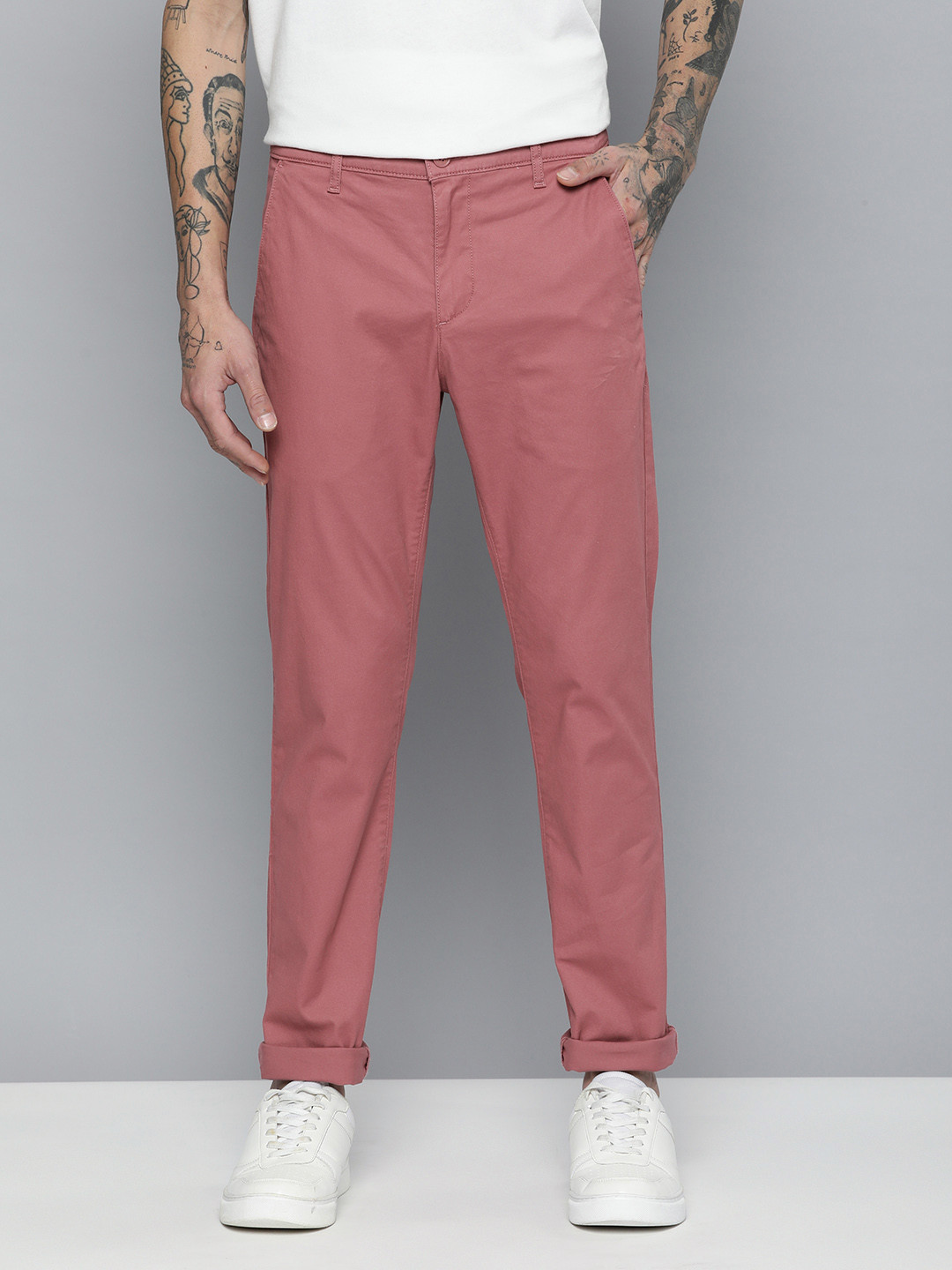 Levis Men 511 Slim Fit Solid Low-Rise Chinos