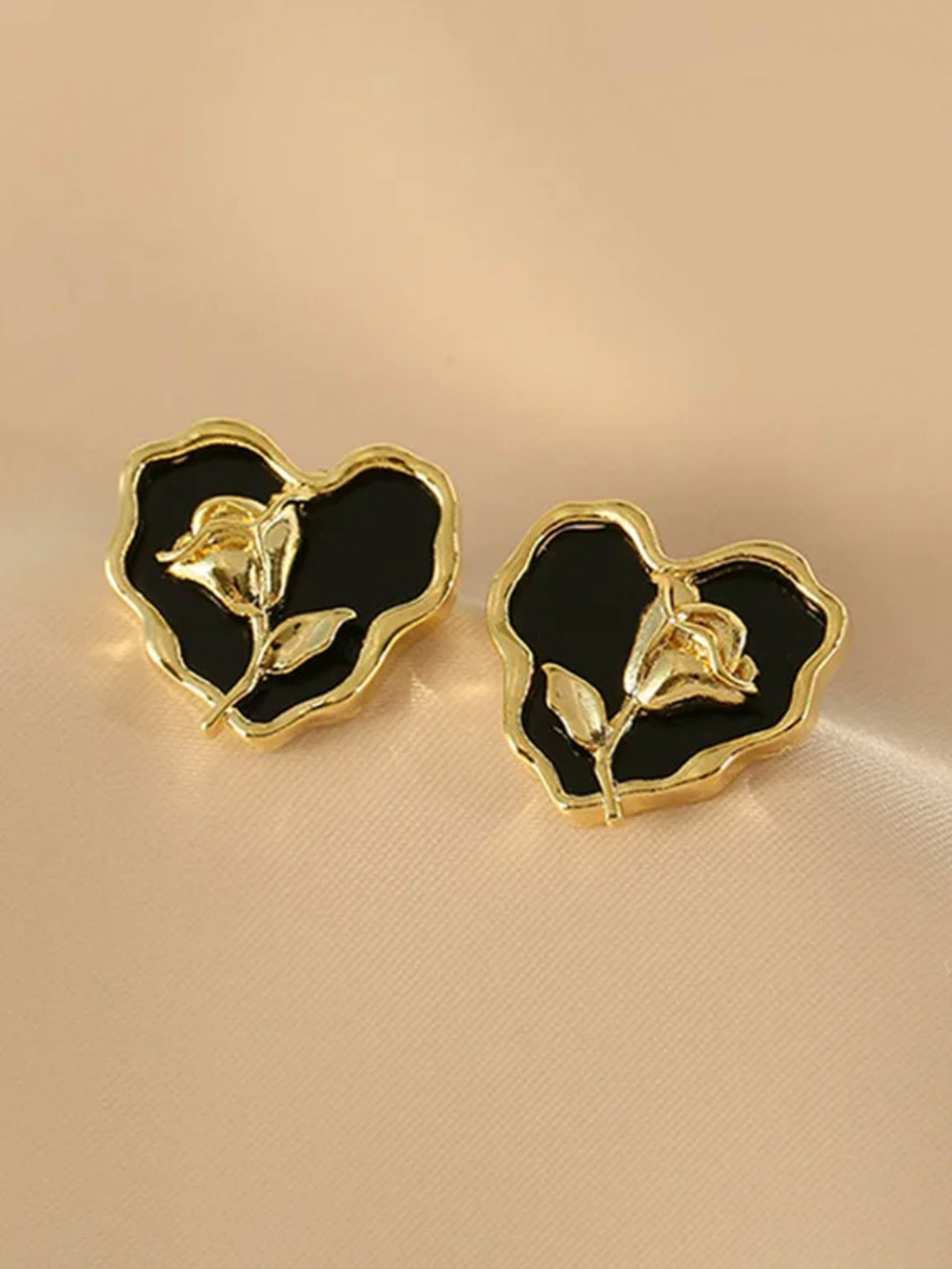 ISHKAARA Gold-Plated Studs Heart Shaped Rose Studs Earrings