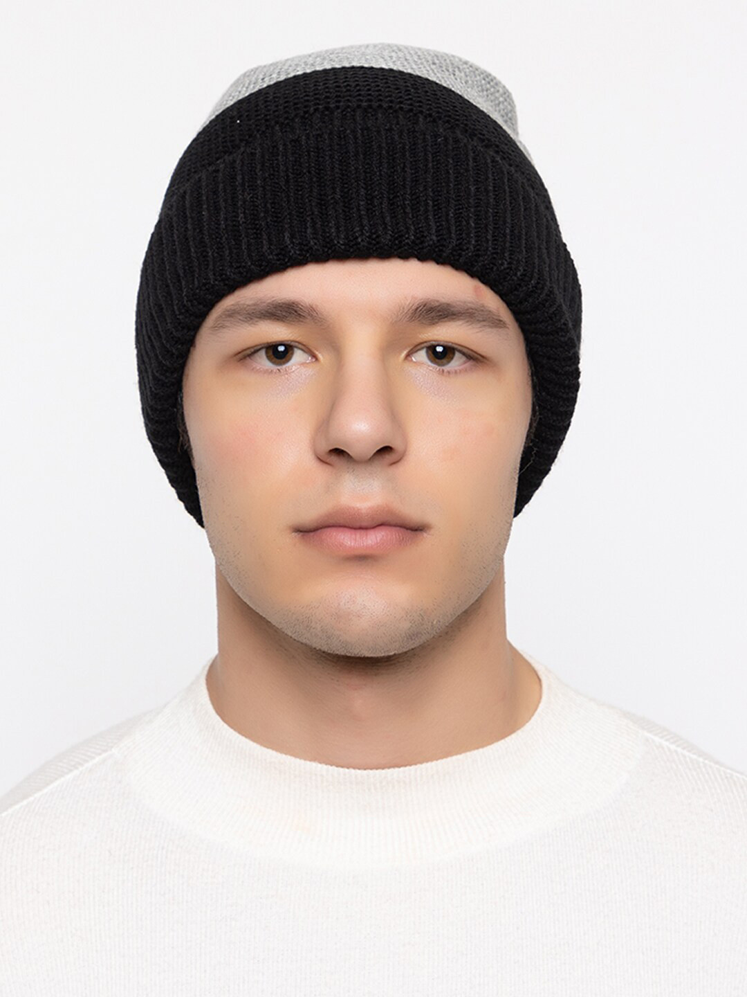 513 Men Self Design Acrylic Beanie