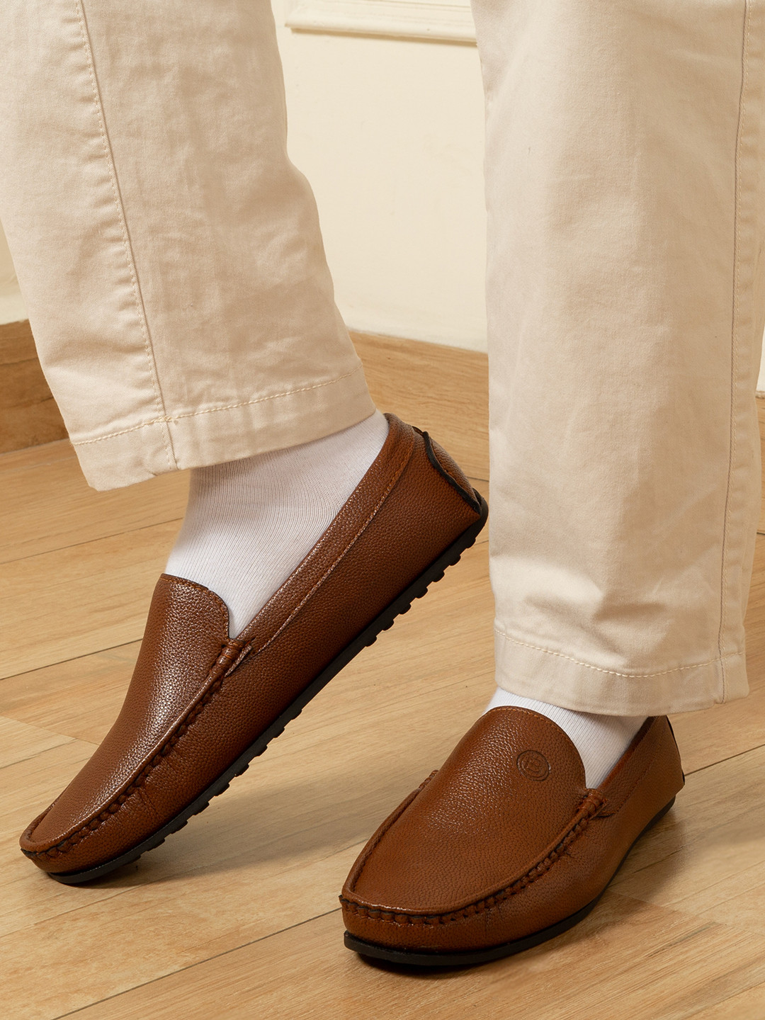 Big Fox Men Czech-6 Flexible Textured Lightweight Loafers