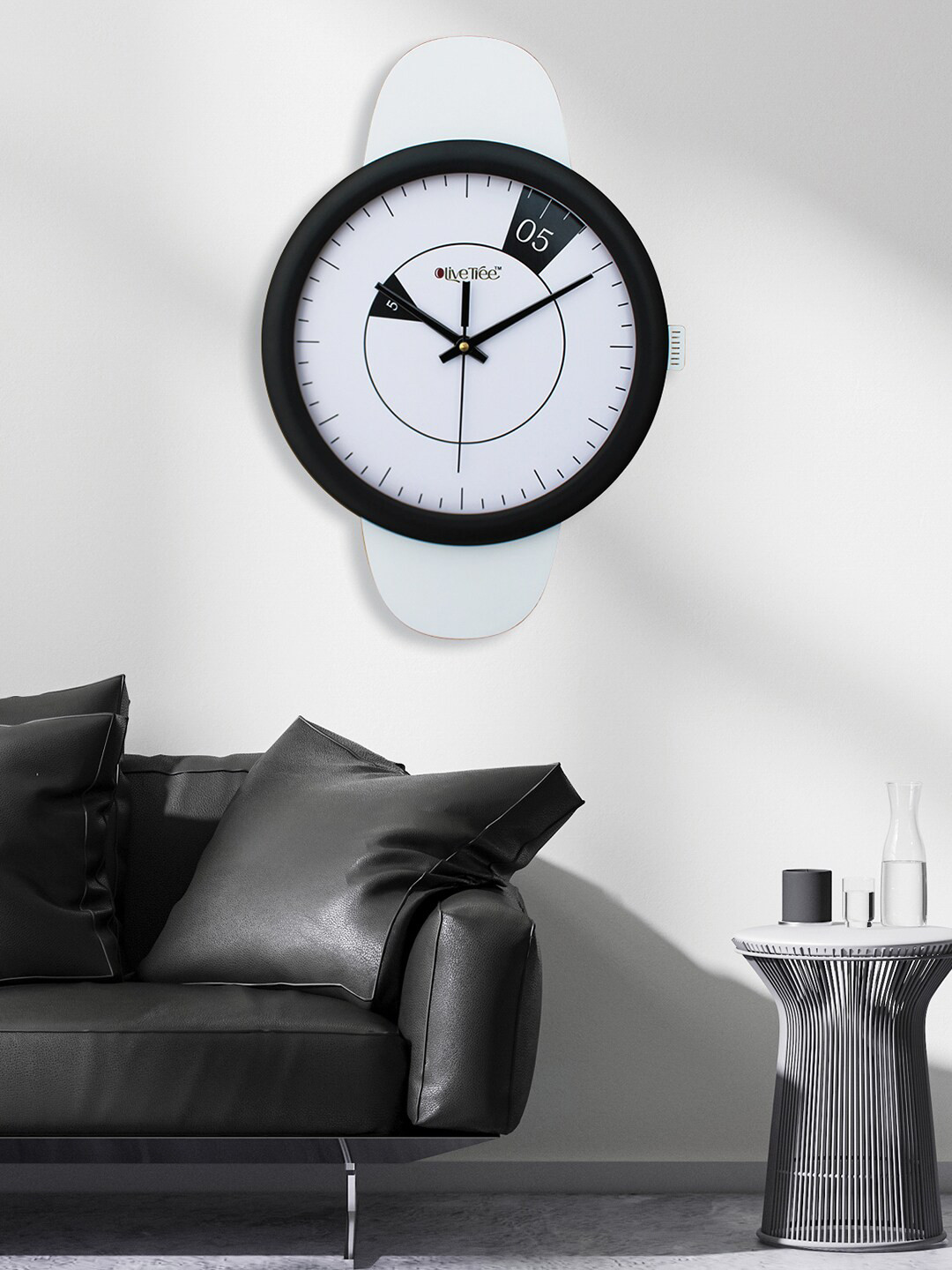 OLIVE TREE Black & White Contemporary Round Wall Clock