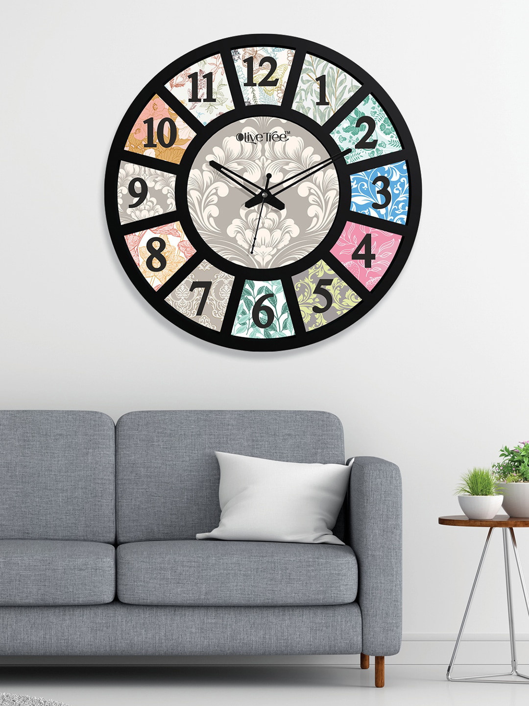 OLIVE TREE Black Contemporary Round Wall Clock