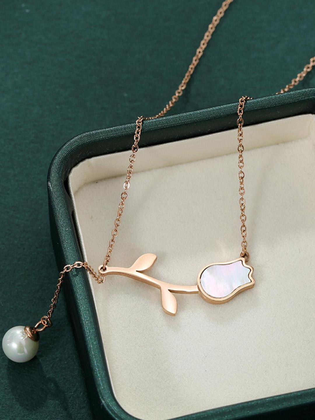 Fake rose gold necklace store