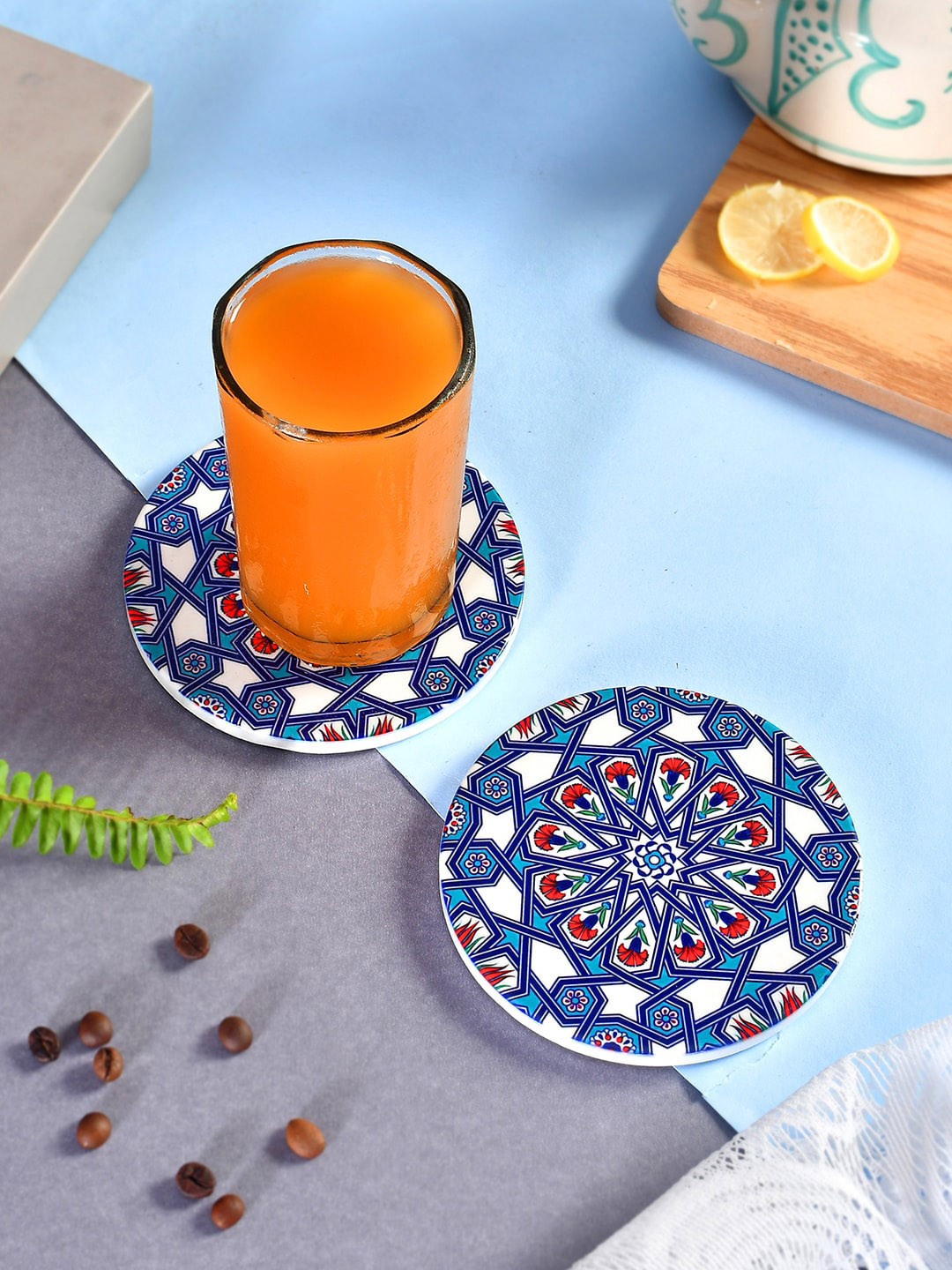 TAYHAA Blue & White 2 Pieces Floral Printed Round Marble Coasters