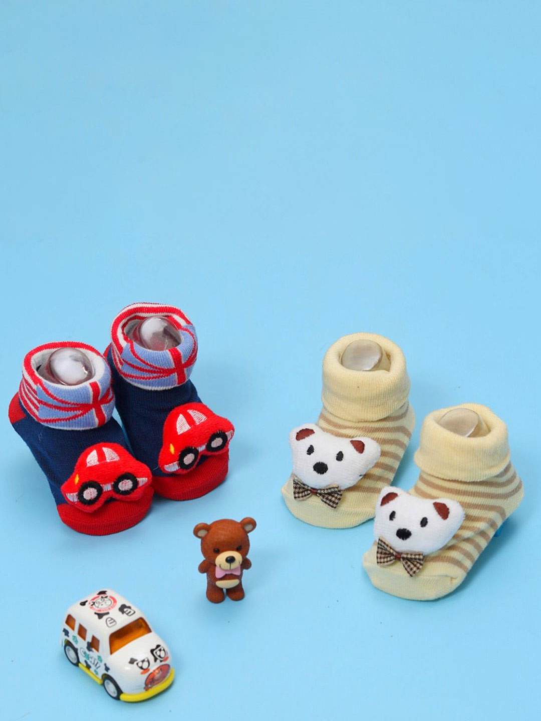 Yellow Bee Boys Pack Of 2 Teddy Bear and Car Printed Cotton Ankle-Length Socks