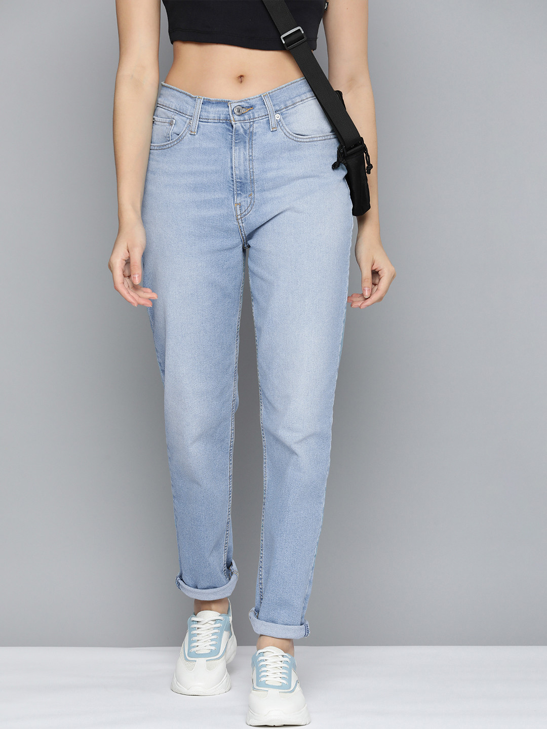 Levis Women 80s Mom Tapered Fit High-Rise Light Fade Stretchable Jeans