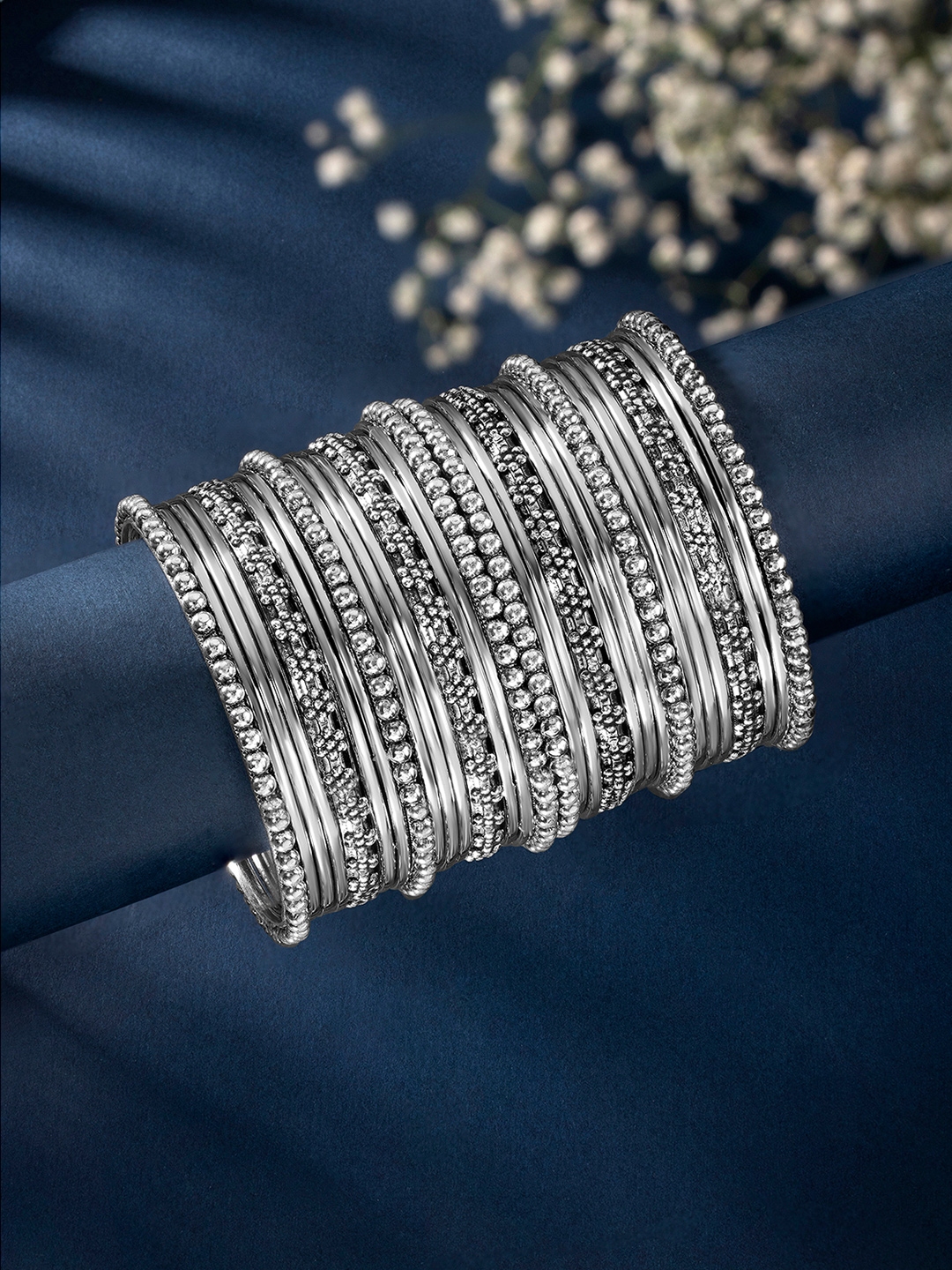 Silver color metal bangles outlet