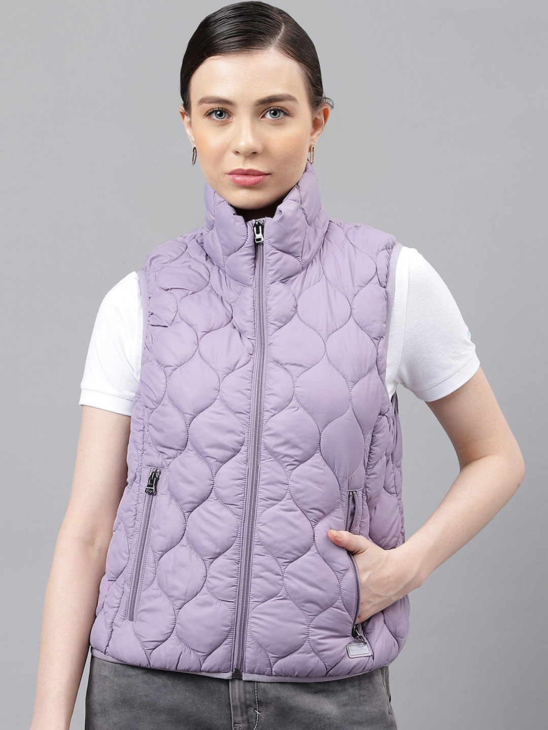 Woodland Self Design Mock Collar Sleeveless Quilted Jacket