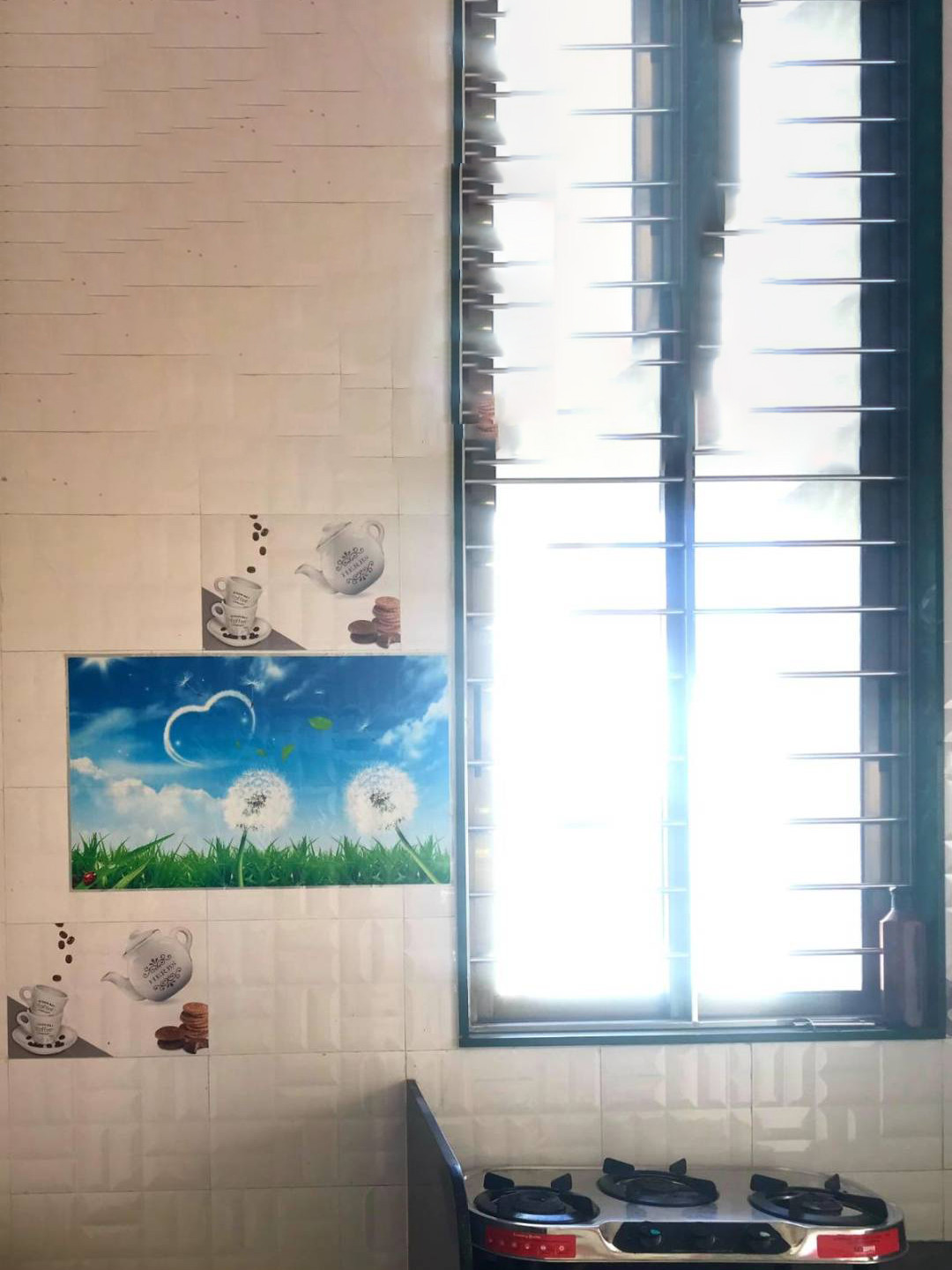 Jaamso Royals Blue & White Nature Design Oil Proof Heat Resistant Kitchen Wall Sticker