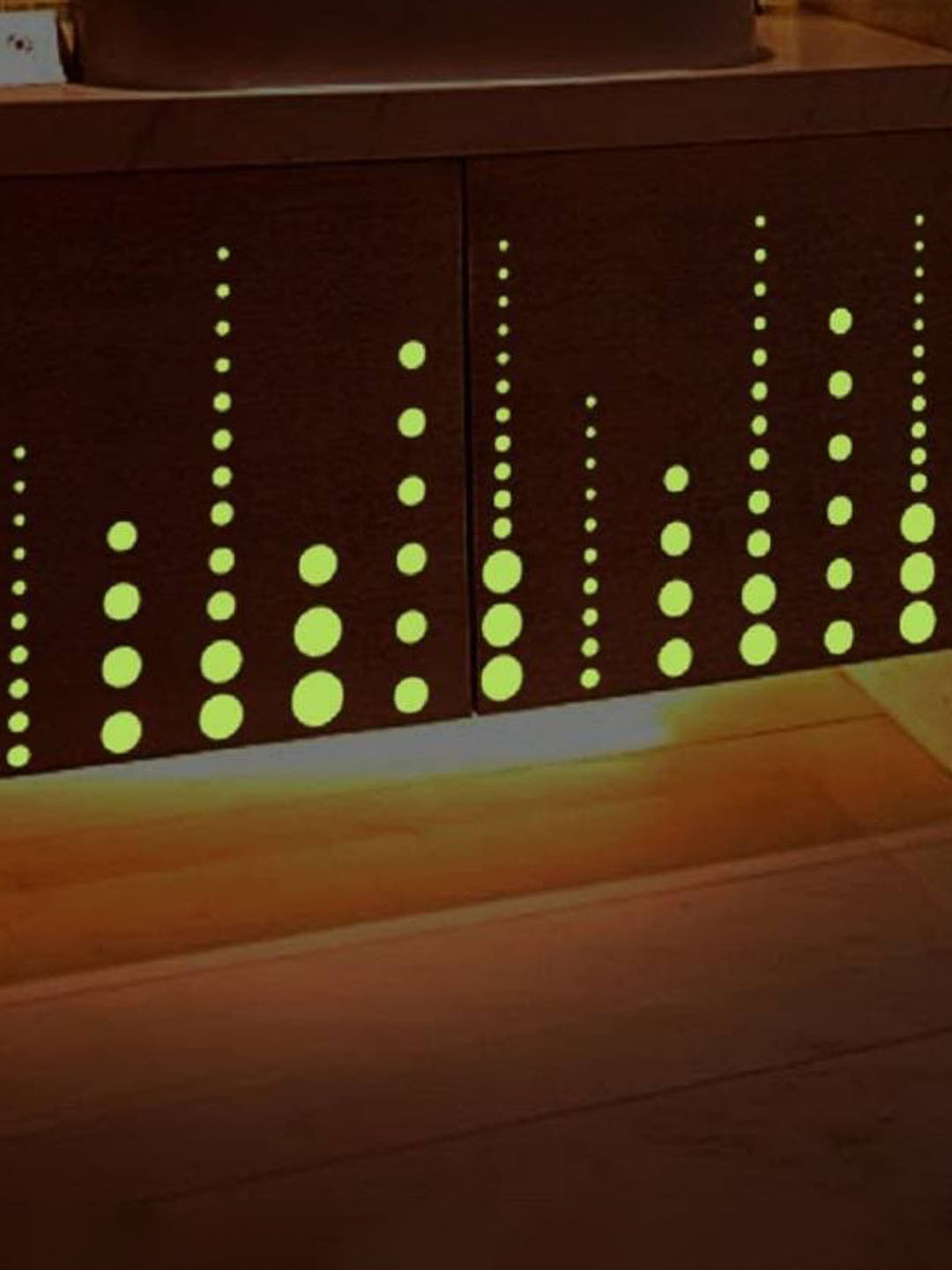 Jaamso Royals Radium Round Glow in Dark Wall Sticker