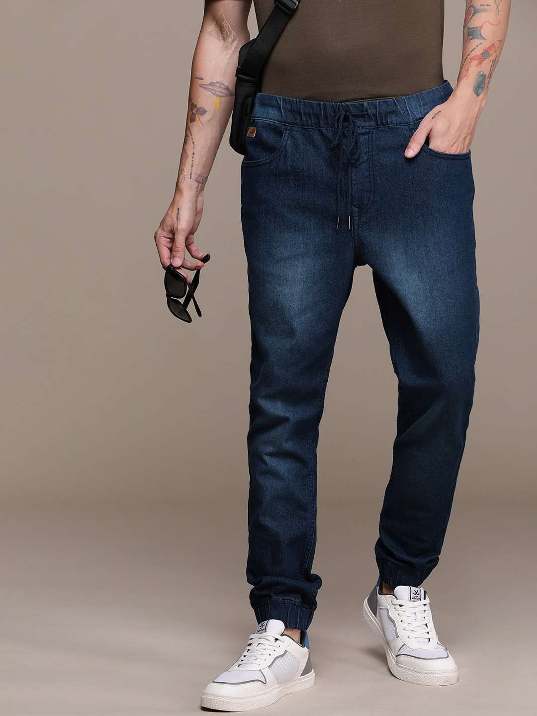 WROGN Men Straight Fit Light Fade Stretchable Jeans